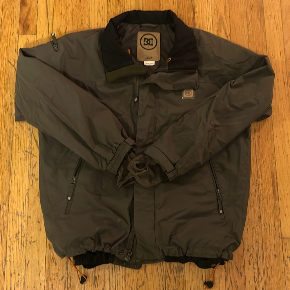 DC Snowboard shell Size Large